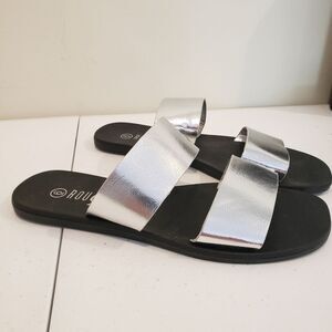 Rogue Silver and Black Women's Sandals